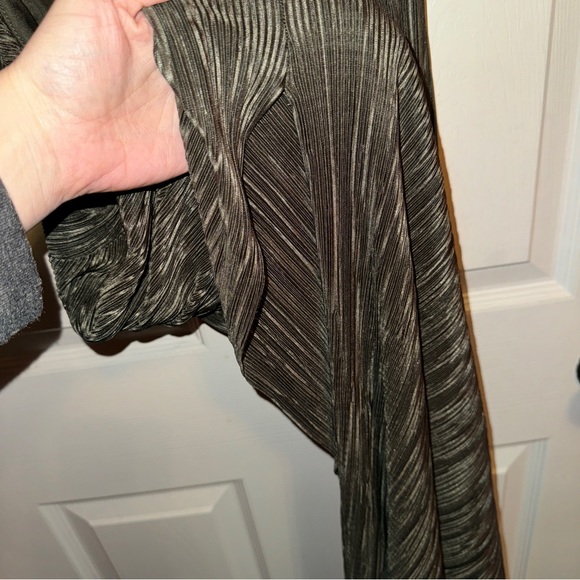 ASOS Two in One Fallen Shoulder Plisse Maxi Dress - Picture 9 of 10